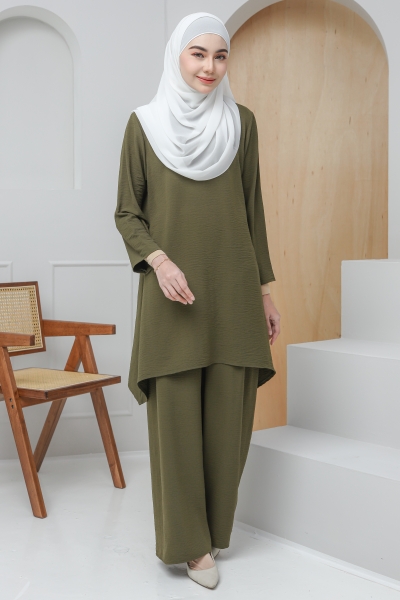 Adda in Dark Olive